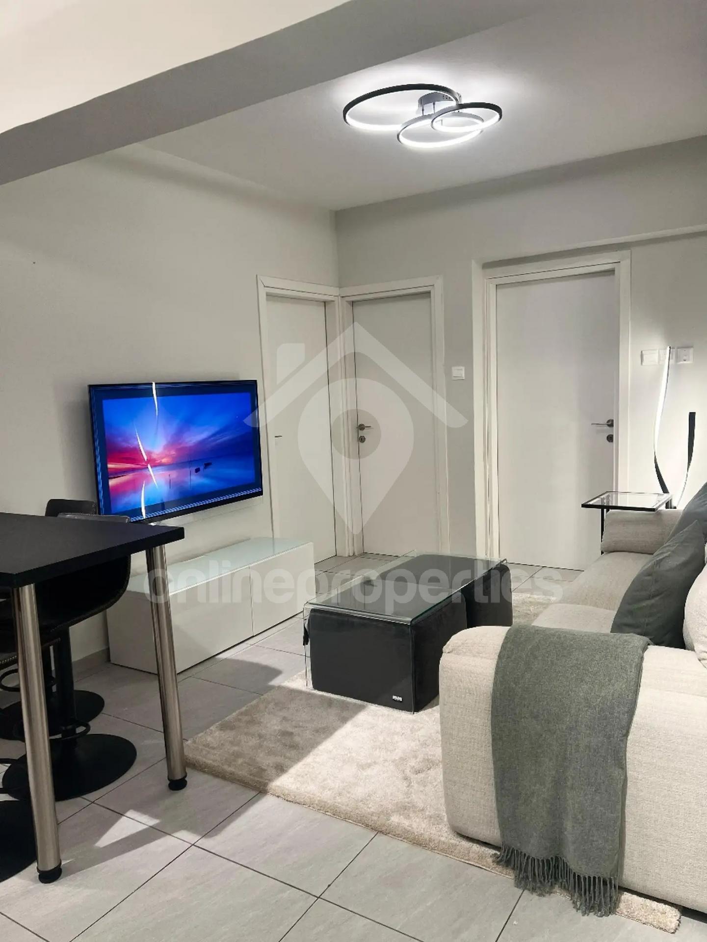 To change image, hover mouse over thumbnails below