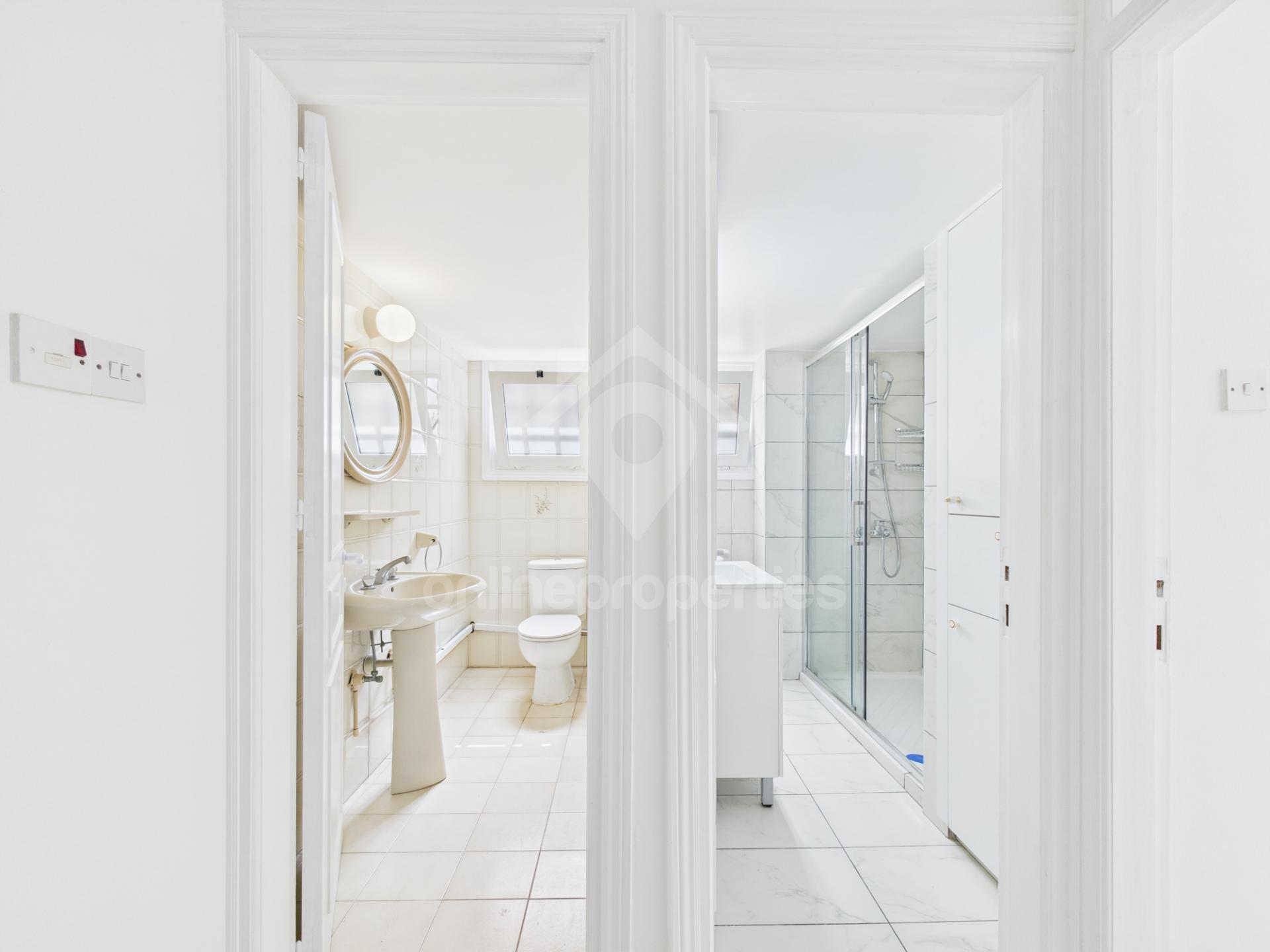 To change image, hover mouse over thumbnails below