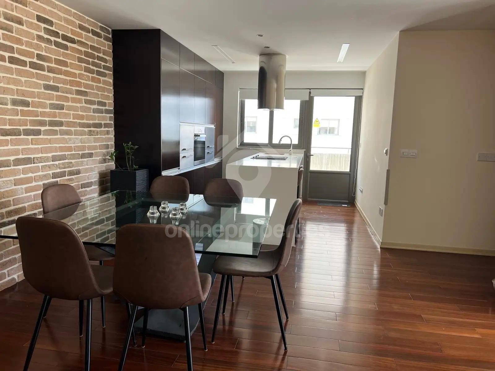 2-bedroom apartment off Kennedy Ave