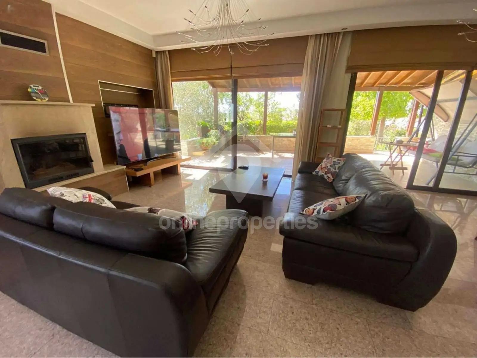 To change image, hover mouse over thumbnails below