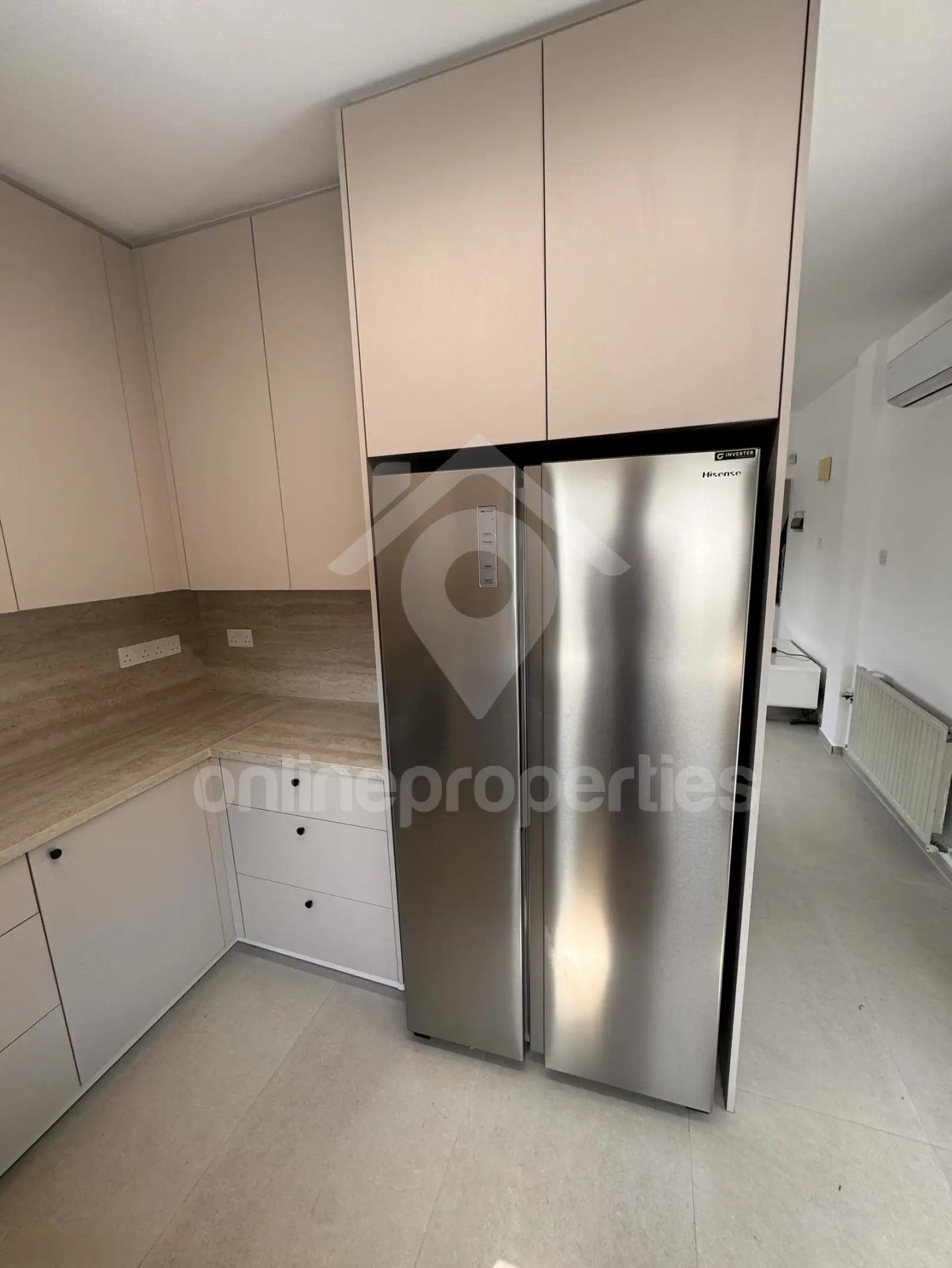 To change image, hover mouse over thumbnails below