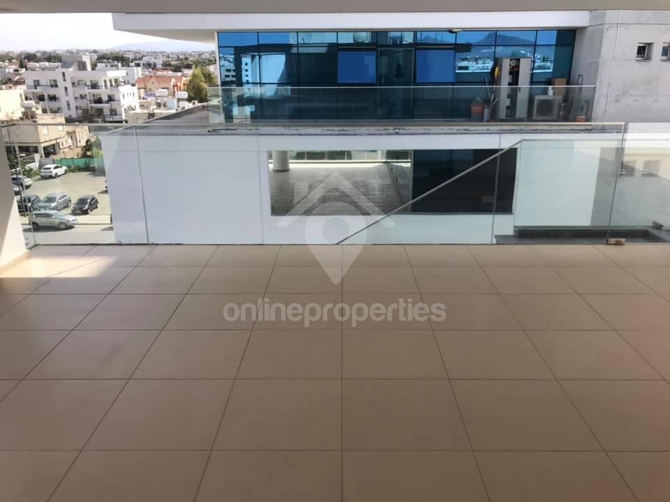 To change image, hover mouse over thumbnails below